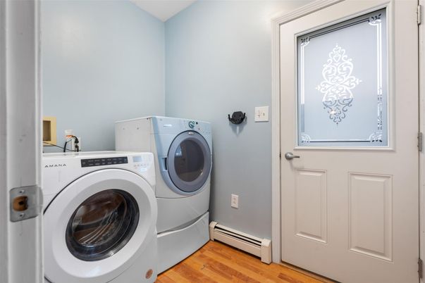 Interior, Utility Closets, Washer, Wood Texture Flooring