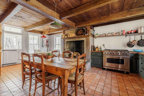 Dining room, Interior, Kitchen, Pendant Lights, Stainless Steel Appliances, Wooden Beams, Wooden Ceilings