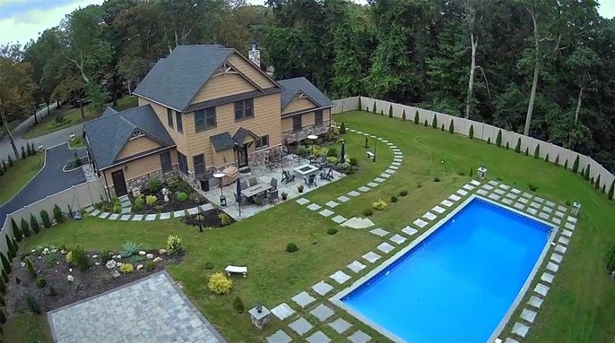 Exterior, Drone