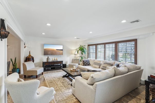 Interior, Living room, Recessed Lighting, Wood Texture Flooring