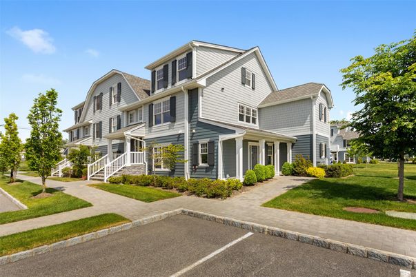 Exterior, Facade, Farmhouse