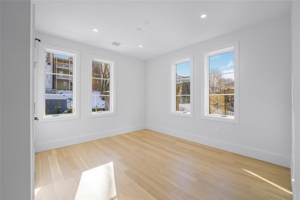 Empty room, Interior, Recessed Lighting, Wood Texture Flooring