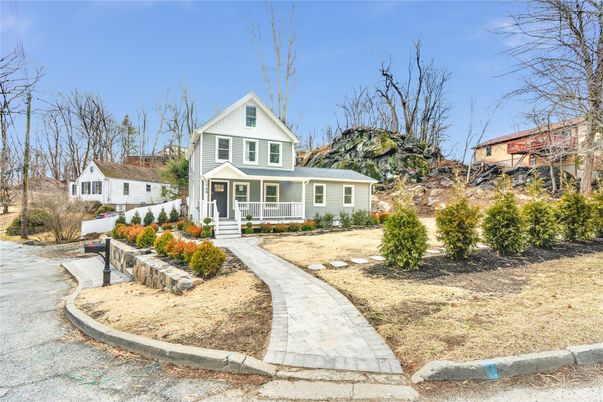 Backyard, Exterior, Facade, Queen Anne Victorian