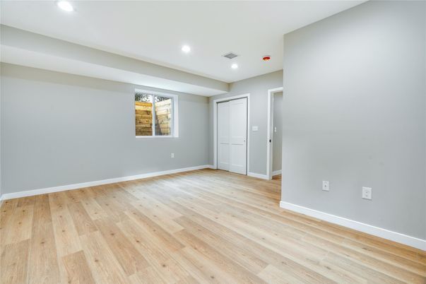 Empty room, Interior, Recessed Lighting, Wood Texture Flooring