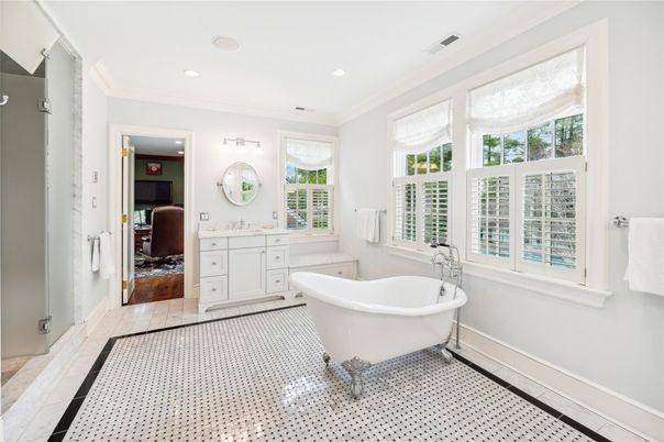 Bathroom, Dual Sink Vanities, Free Standing Baths, Interior, Recessed Lighting