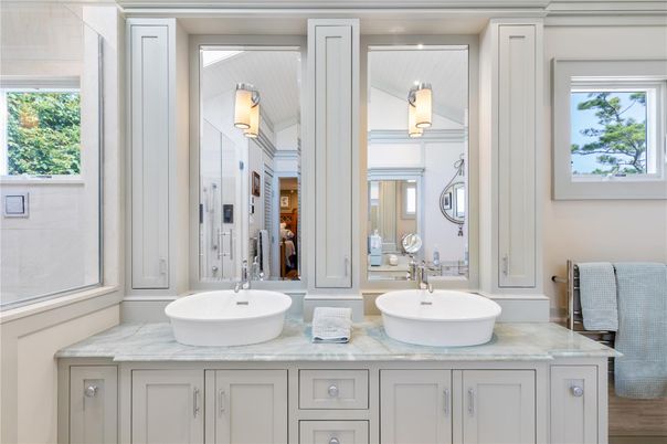 Bathroom, Dual Sink Vanities, Interior