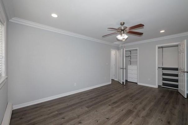 Empty room, Interior, Recessed Lighting, Walk-in Closets, Wood Texture Flooring