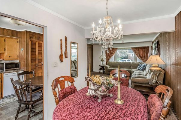 Chandelier, Dining room, Interior, Living room