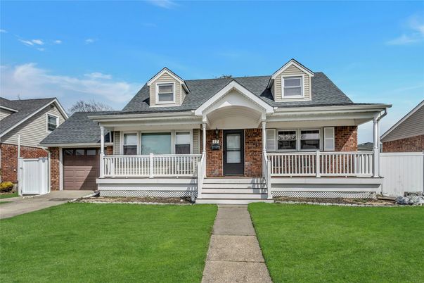 Attached, Exterior, Facade, Brick Facade, Cape Cod