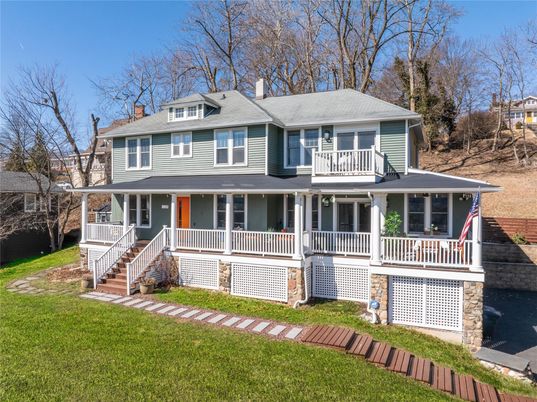 Backyard, Exterior, Facade, American Foursquare