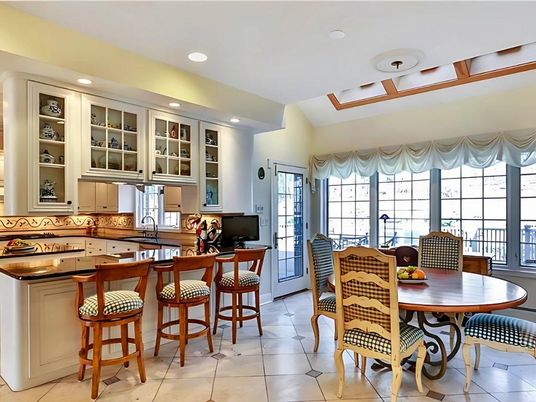 Dining room, Interior, Kitchen, Recessed Lighting