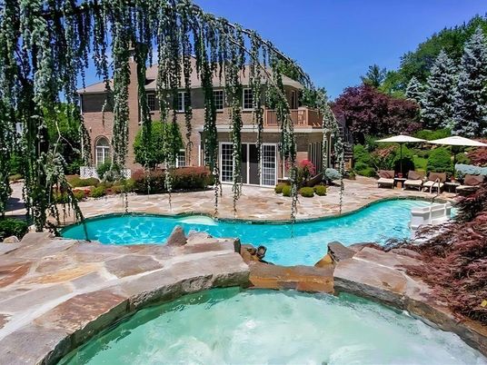 Exterior, Pool