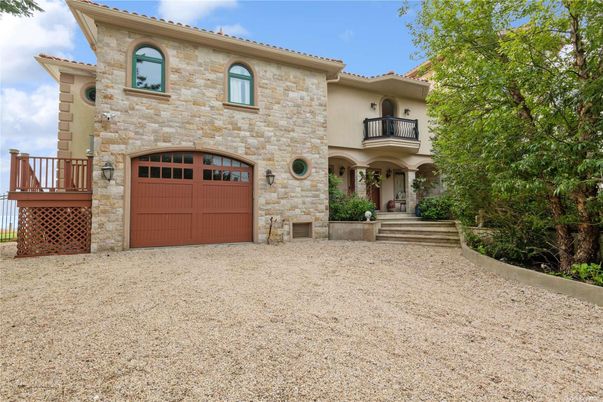 Attached, Exterior, Facade, Mediterranean
