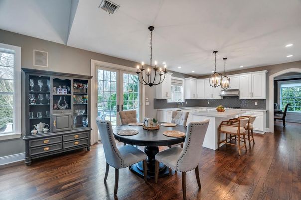 Chandelier, Dining room, Interior, Kitchen, Pendant Lights, Recessed Lighting, Wood Texture Flooring