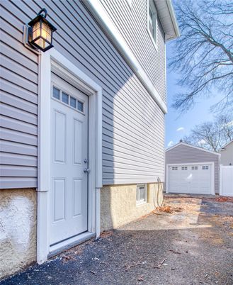 Detached Garage, Exterior