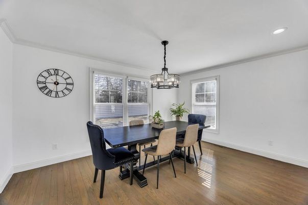 Chandelier, Dining room, Interior, Recessed Lighting, Wood Texture Flooring