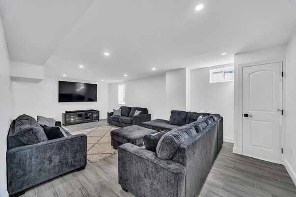 Interior, Living room, Recessed Lighting, Wood Texture Flooring