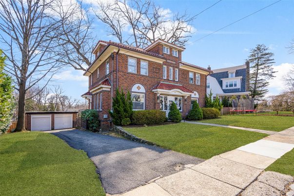 Backyard, Detached Garage, Exterior, Facade, Brick Facade, Georgian