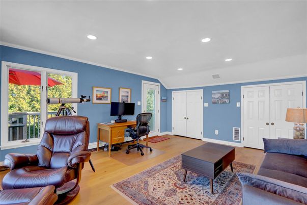 Home Office, Interior, Recessed Lighting, Wood Texture Flooring
