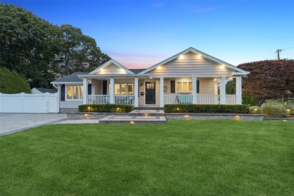 Backyard, Exterior, Facade, Ranch