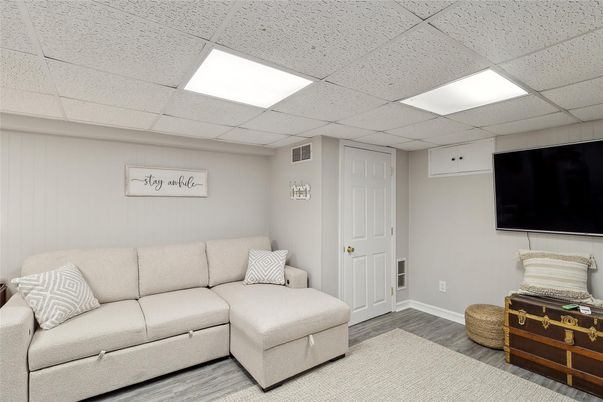 Interior, Recessed Lighting, Wood Texture Flooring