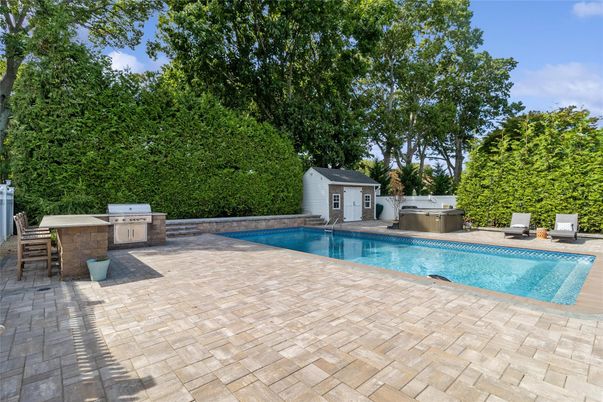 Exterior, Pool