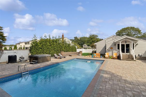 Exterior, Hot Tub, Pool