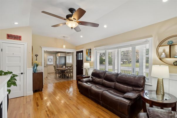 Dining room, Interior, Living room, Recessed Lighting, Wood Texture Flooring