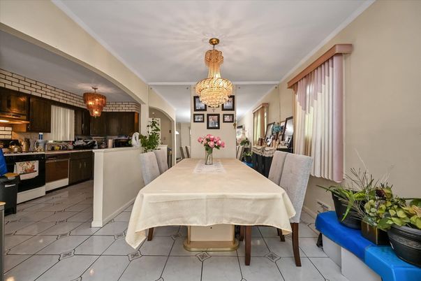 Chandelier, Dining room, Interior, Kitchen