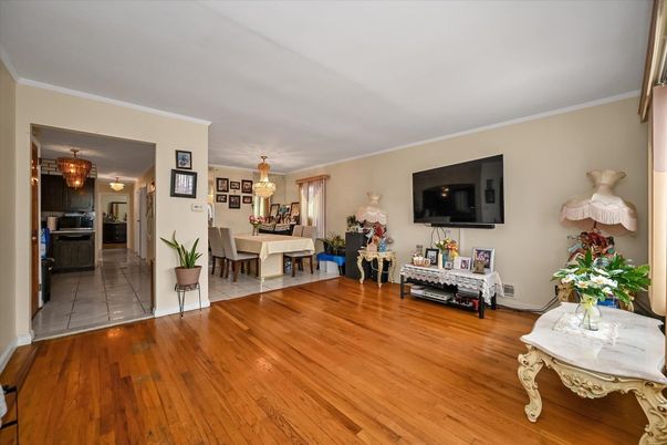 Chandelier, Dining room, Interior, Living room, Wood Texture Flooring