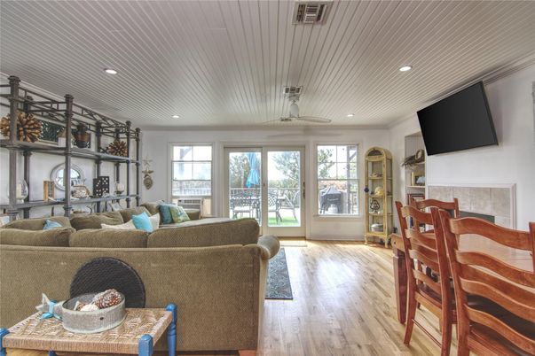 Dining room, Interior, Living room, Recessed Lighting, Wood Texture Flooring