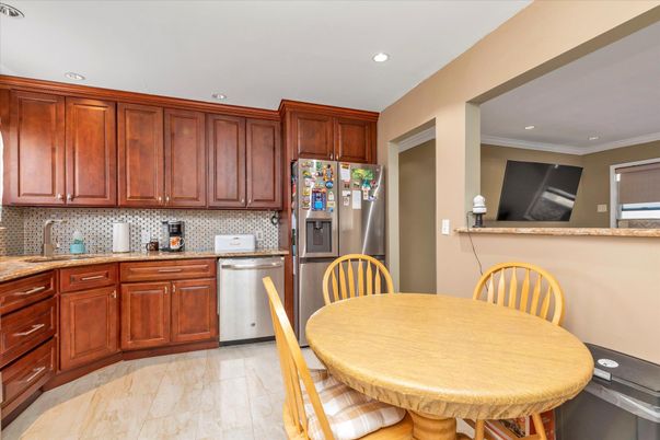 Dining room, Interior, Kitchen, Recessed Lighting, Stainless Steel Appliances