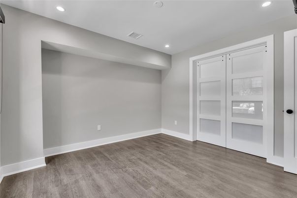Empty room, Interior, Recessed Lighting, Wood Texture Flooring