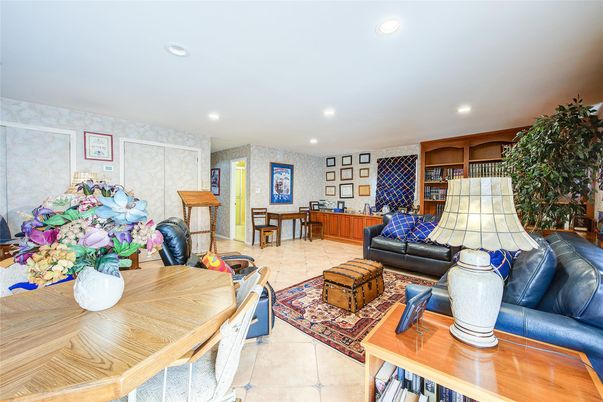 Dining room, Interior, Living room, Recessed Lighting