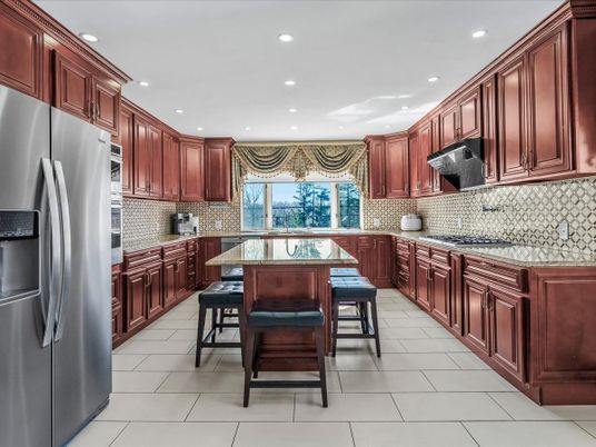 Dining room, Interior, Kitchen, Recessed Lighting, Stainless Steel Appliances