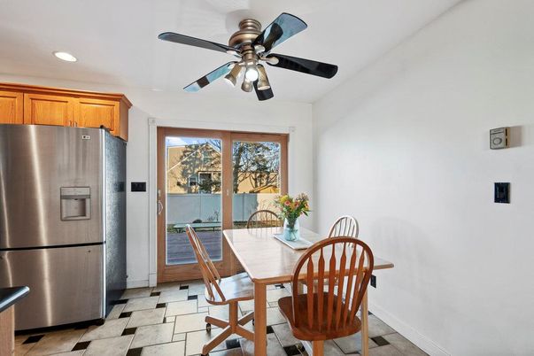 Dining room, Interior, Kitchen, Recessed Lighting, Stainless Steel Appliances