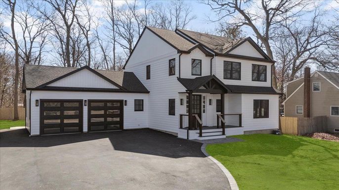 Attached, Exterior, Facade, Farmhouse