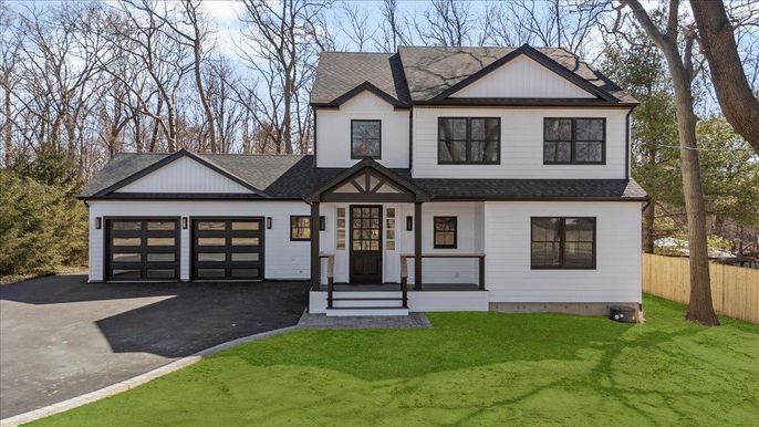 Attached, Exterior, Facade, Farmhouse