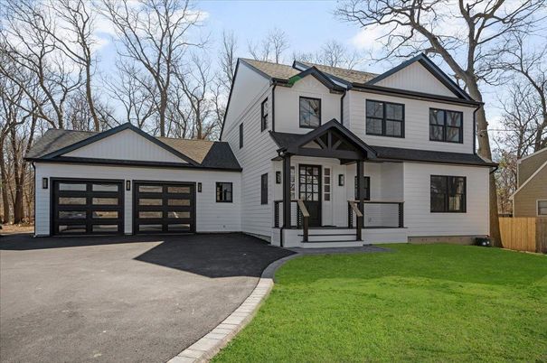 Attached, Exterior, Facade, Farmhouse