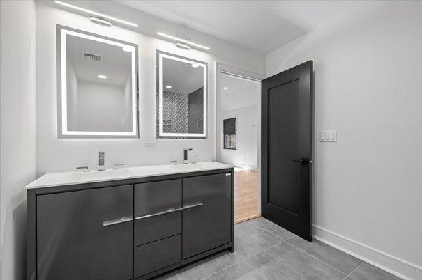 Bathroom, Dual Sink Vanities, Interior, Recessed Lighting