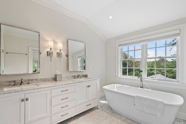Bathroom, Dual Sink Vanities, Free Standing Baths, Interior, Recessed Lighting