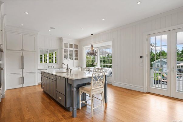 Chandelier, Dining room, Interior, Kitchen, Pendant Lights, Recessed Lighting, Wood Texture Flooring