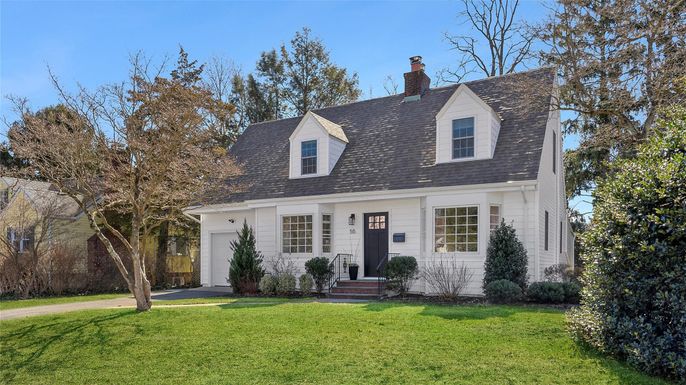 Attached, Exterior, Facade, Cape Cod