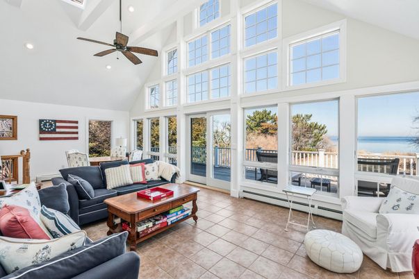 Interior, Living room, Recessed Lighting, Water