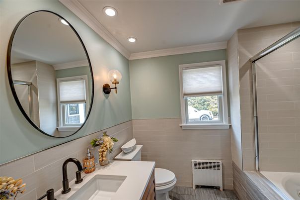 Bathroom, Interior, Recessed Lighting