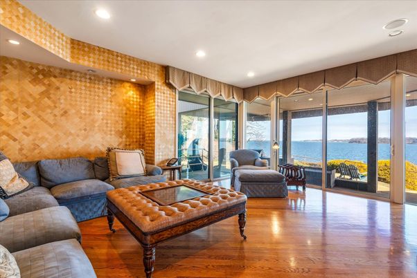 Interior, Living room, Recessed Lighting, Water, Wood Texture Flooring