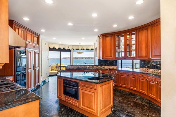 Interior, Kitchen, Recessed Lighting, Water