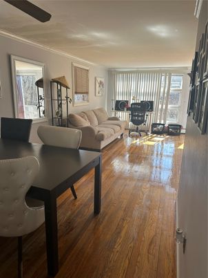 Fitness Equipment, Interior, Living room, Wood Texture Flooring