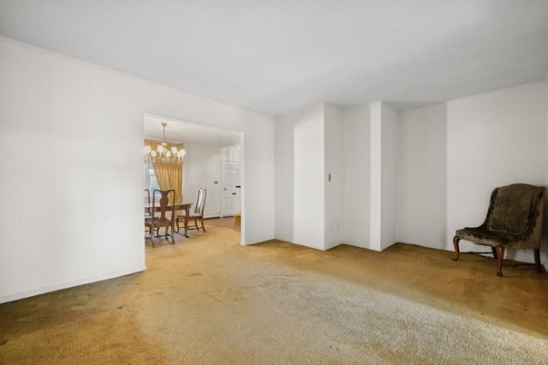 Chandelier, Dining room, Empty room, Interior