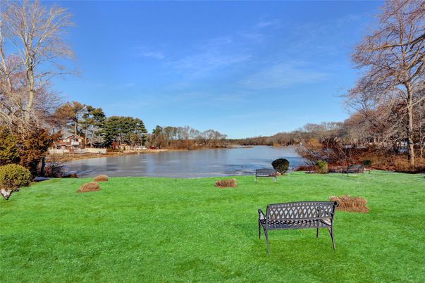 Exterior, Lake